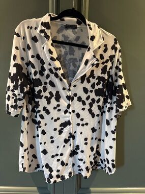 Pink Clove Black & White Dalmatian Print Button-Front Shirt